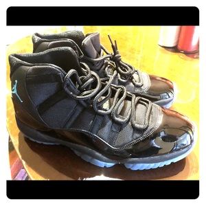 AUTHENTIC RARE AIr Jordan 11s Gamma Rays size 13.5